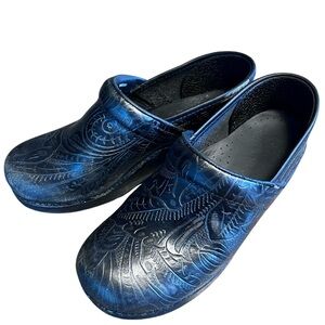 Dansko Professional - Black Embossed Clogs